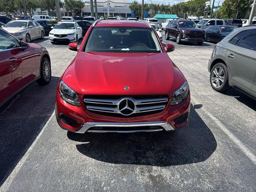 designo Cardinal Red Metallic 2019 Mercedes-Benz GLC 300 Base