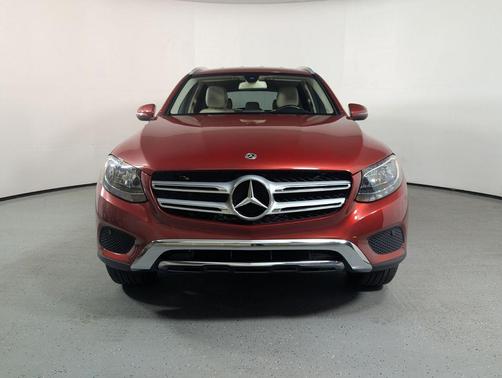 designo Cardinal Red Metallic 2019 Mercedes-Benz GLC 300 Base