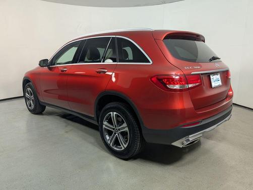 designo Cardinal Red Metallic 2019 Mercedes-Benz GLC 300 Base