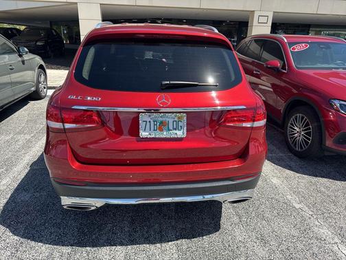 designo Cardinal Red Metallic 2019 Mercedes-Benz GLC 300 Base