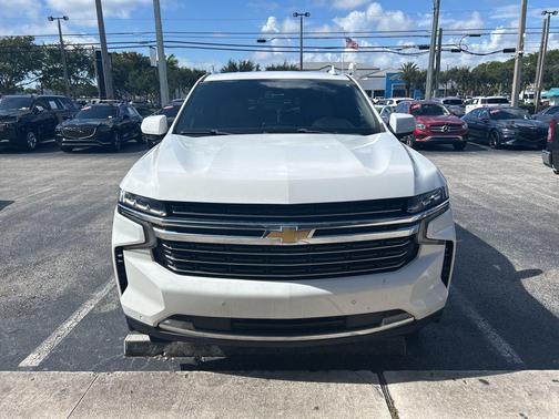 Summit White 2022 Chevrolet Suburban LT