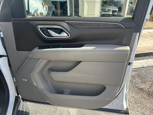 Summit White 2022 Chevrolet Suburban LT