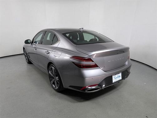 2024 Genesis G70 2.5T RWD