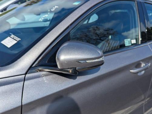 2024 Genesis G70 2.5T RWD