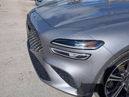 2024 Genesis G70 2.5T RWD