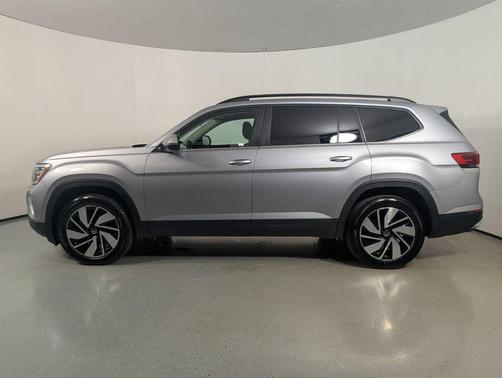 Silver Mist Metallic 2024 Volkswagen Atlas 2.0T SE w/Technology