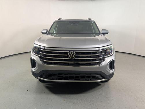 Silver Mist Metallic 2024 Volkswagen Atlas 2.0T SE w/Technology