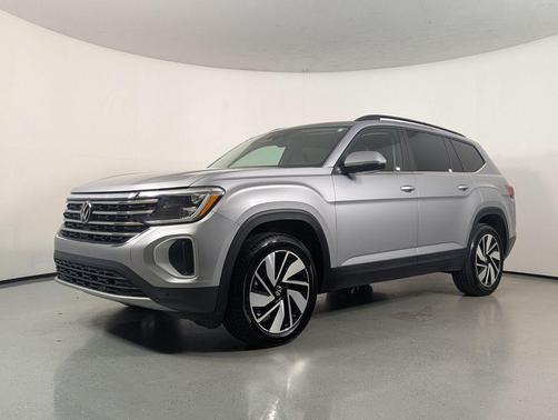 Silver Mist Metallic 2024 Volkswagen Atlas 2.0T SE w/Technology