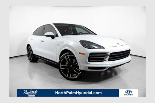 Carrara White Metallic 2023 Porsche Cayenne Platinum Edition