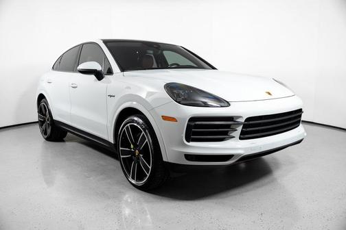 Carrara White Metallic 2023 Porsche Cayenne Platinum Edition