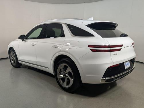 Alta White 2026 Genesis GV70 2.5T
