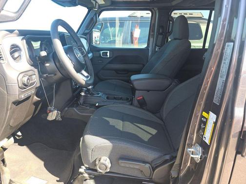 Granite Crystal Metallic Clearcoat 2025 Jeep Wrangler 4xe Sahara