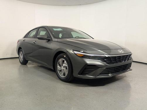 Amazon Gray 2026 Hyundai ELANTRA SE