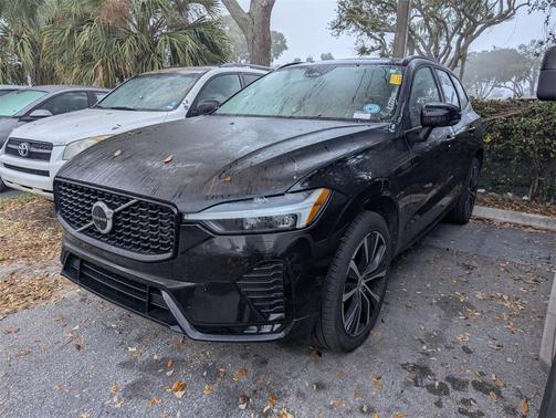 2024 Volvo XC60 B5 Plus Dark Theme