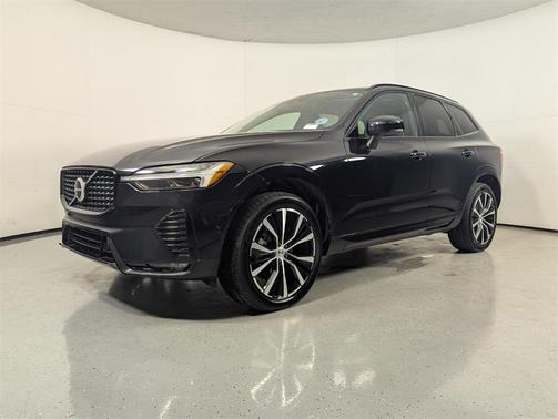 2024 Volvo XC60 B5 Plus Dark Theme