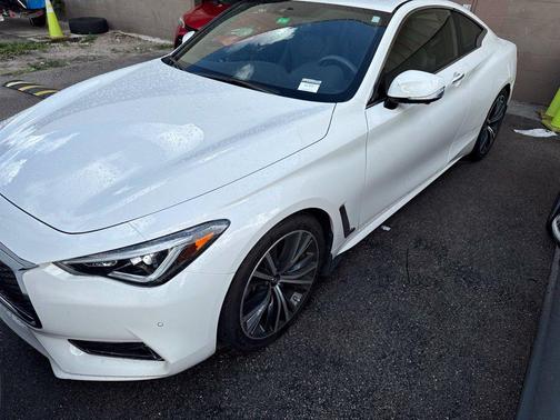 Pure White 2022 INFINITI Q60 LUXE