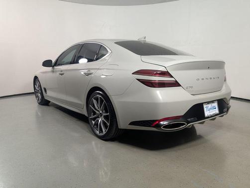 Vatna Gray 2026 Genesis G70 2.5T RWD