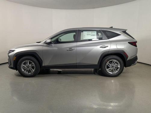 Shimmering Silver 2026 Hyundai TUCSON SE