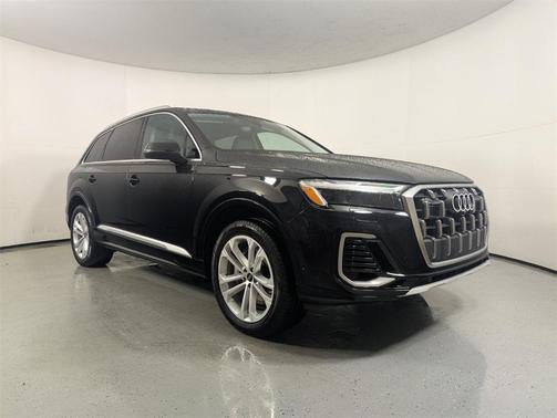 2025 Audi Q7 55 Premium Plus