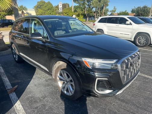 2025 Audi Q7 55 Premium Plus