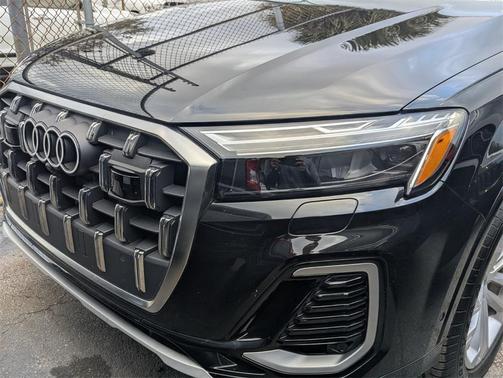 2025 Audi Q7 55 Premium Plus