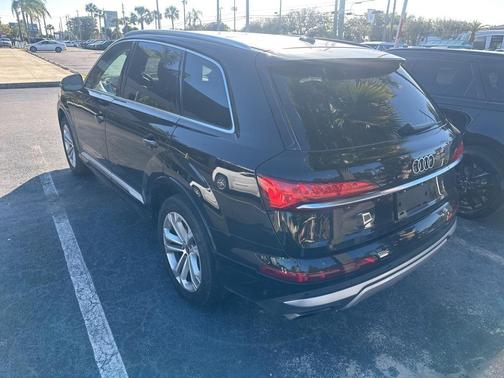 2025 Audi Q7 55 Premium Plus