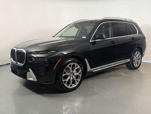 Black Sapphire Metallic 2024 BMW X7 xDrive40i