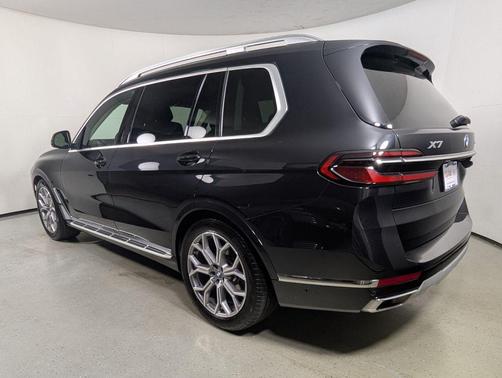 Black Sapphire Metallic 2024 BMW X7 xDrive40i