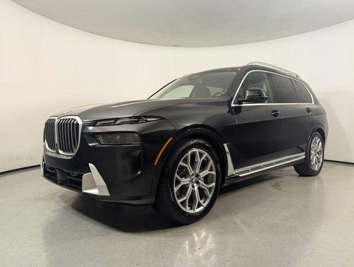 Black Sapphire Metallic 2024 BMW X7 xDrive40i