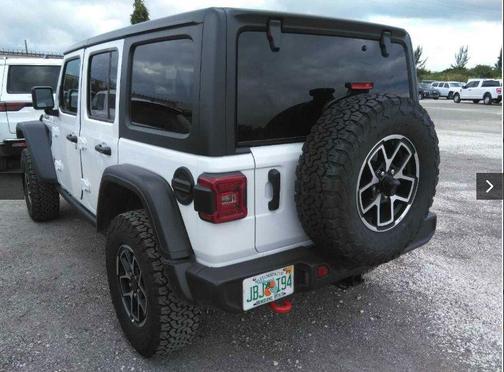 Bright White Clearcoat 2026 Jeep Wrangler Rubicon