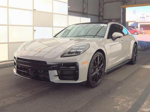 2024 Porsche Panamera 4