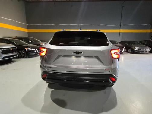 2025 Chevrolet Trax FWD 2RS