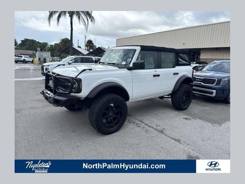 Oxford White 2022 Ford Bronco Base