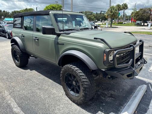Oxford White 2022 Ford Bronco Base