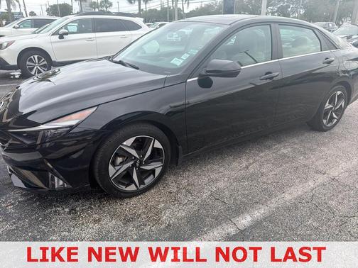 2023 Hyundai ELANTRA Limited