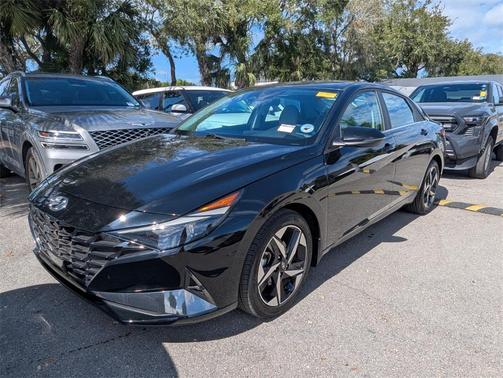2023 Hyundai ELANTRA Limited