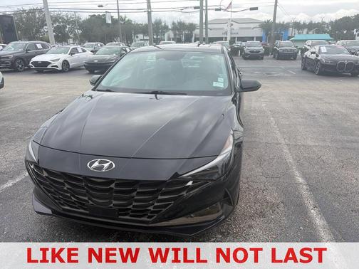 2023 Hyundai ELANTRA Limited