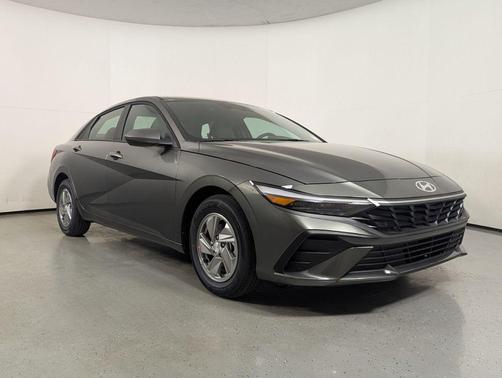 Amazon Gray 2026 Hyundai ELANTRA SE