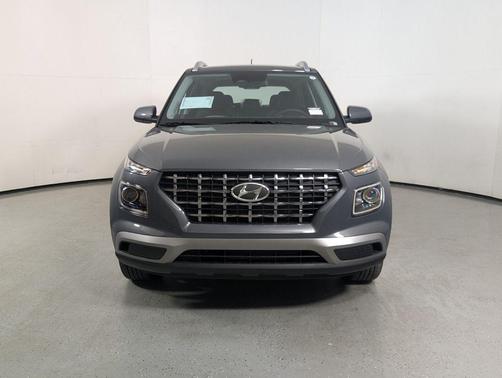 Ecotronic Gray 2026 Hyundai VENUE SEL