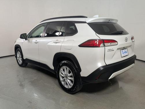 Wind Chill Pearl 2024 Toyota Corolla Cross LE