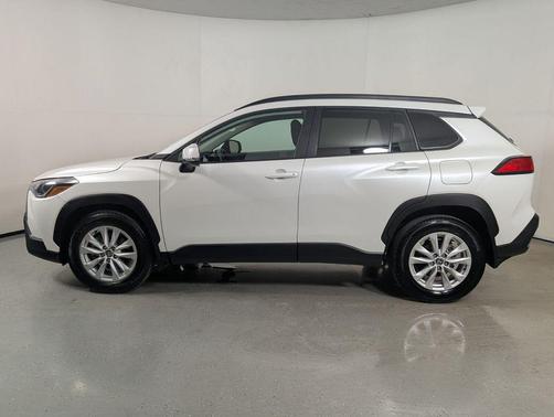 Wind Chill Pearl 2024 Toyota Corolla Cross LE