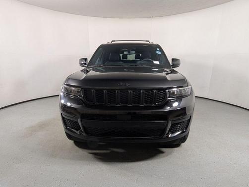 Diamond Black Crystal Pearlcoat 2022 Jeep Grand Cherokee L Altitude