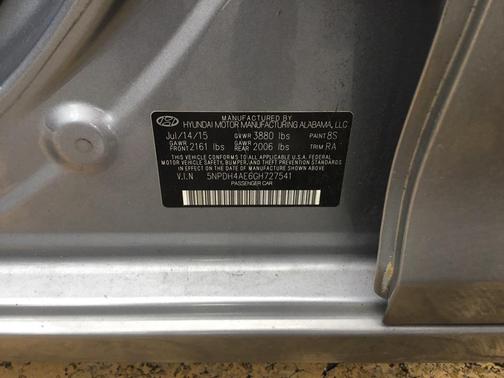 2016 Hyundai ELANTRA SE