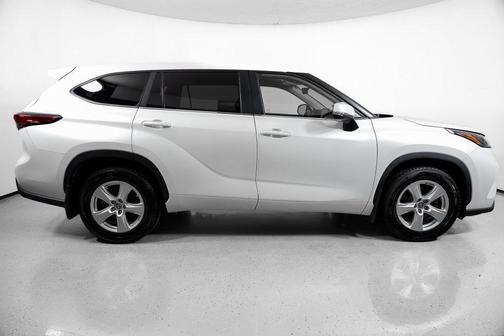 Wind Chill Pearl 2023 Toyota Highlander LE