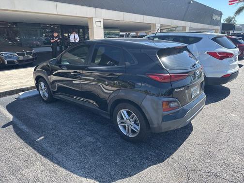 Ultra Black 2021 Hyundai KONA SE