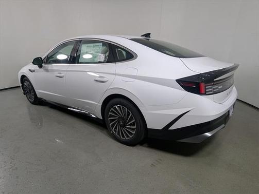 2025 Hyundai SONATA Hybrid SE
