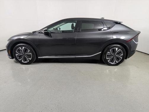 2022 Kia EV6 Light