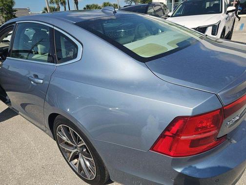 Mussel Blue Metallic 2018 Volvo S90 T5 Momentum