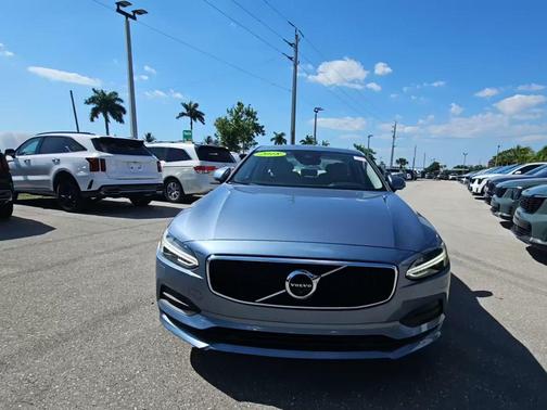 Mussel Blue Metallic 2018 Volvo S90 T5 Momentum
