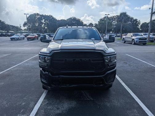 2023 RAM 3500 Tradesman Crew Cab 4x4 8' Box
